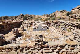 Historic Site of 19th-Century Nama Children Massacre Near Steinkopf Historic site north of Steinkopf, west of the N7, marking the tragic 19th-century massacre of 32 Nama children by Bushmen while their parents attended church, unmarked.